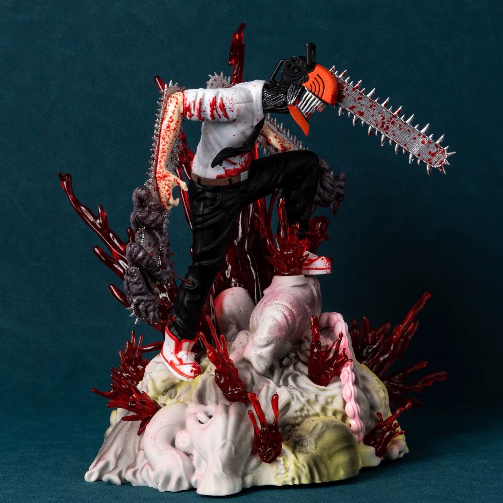 Large 29cm Chainsaw Man Denji Pochita Battle Scene Anime Figure Model Statue