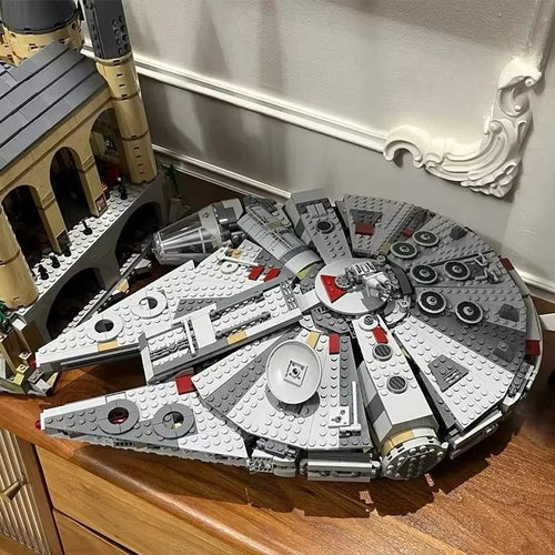 1381 Pcs Star Wars Millennium Falcon Spacecraft Building Blocks Set